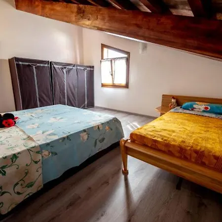 Casa De Vacanta S&b *
