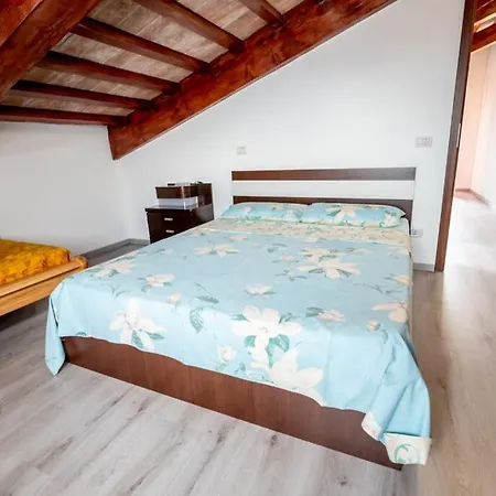 Casa De Vacanta S&b